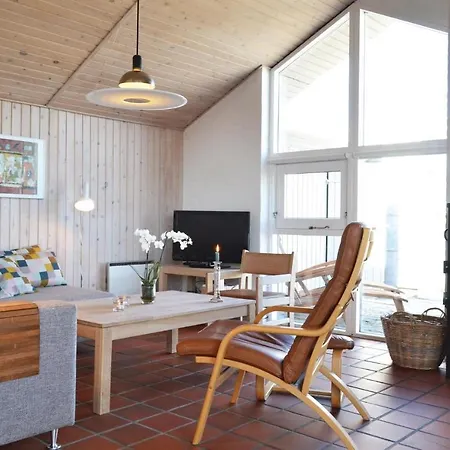 3 Bedroom Cozy In Hvide Sande Holiday home Havrvig